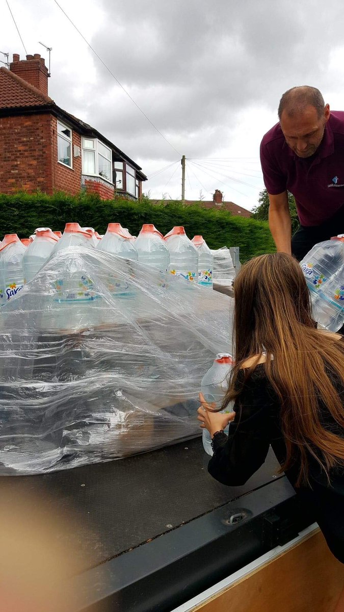HPManchester's tweet photo. Big Thankyou to @unitedutilities for the 80...5 litre bottles of water to take out in #Manchester  .... plus a massive thanks to @holt_susan for nominating us ... these will be a big help 💦😊❤️ #teamwork #helpingothers #water https://t.co/IsCkjeNU7Y