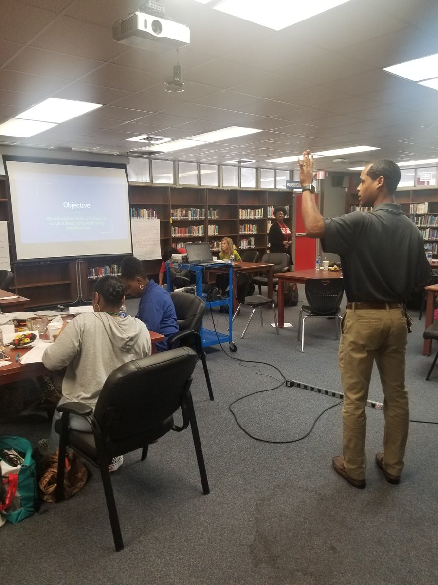 Tjoseph111's tweet photo. @atmscougars teachers ready and willing to learn the AVID WAY!! @Rwillrich2 @EDUkhalessiAB @VernitraShivers @kroute82 https://t.co/f2YvctFQ7w