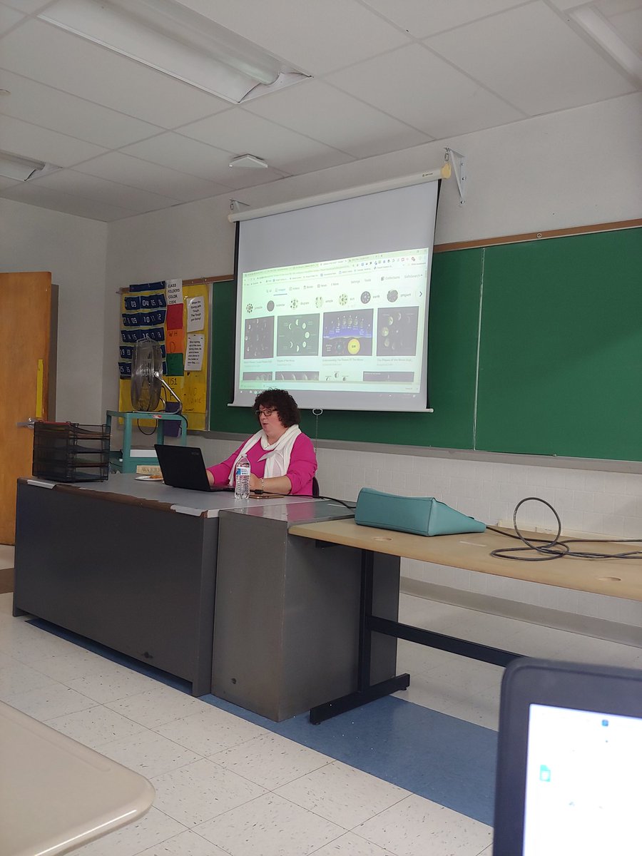 jcteachfirsties's tweet photo. @TeachingForward demonstrating how to drag a Google Image straight into a Google Doc! #googleslam #MassCUEGP19 #gamechanger @cterrillteach @kwinsper https://t.co/kVMKzb8hGb