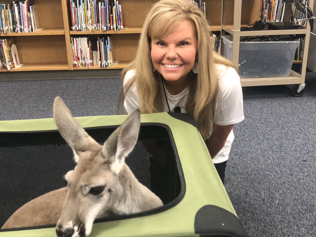 HollyPlunkett70's tweet photo. Just hanging out with Matilda @McAHighlander I love her! 😍 @plunkett_andy @loganplunkett @landonplunkett I think we should have a pet kangaroo 🦘 https://t.co/FI9DaMn0Fg