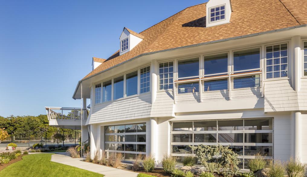 WillcoSales's tweet photo. The Tokeneke Club in Darien, CT is still one of our favorite jobs to date. It is incredible how a handful of @Renlita_Doors Solutions' Sovereign series doors can transform a space! 

#renlita #willco #custom #beachfront #innovation #design #architecture #luxury https://t.co/5poT3FaNLD