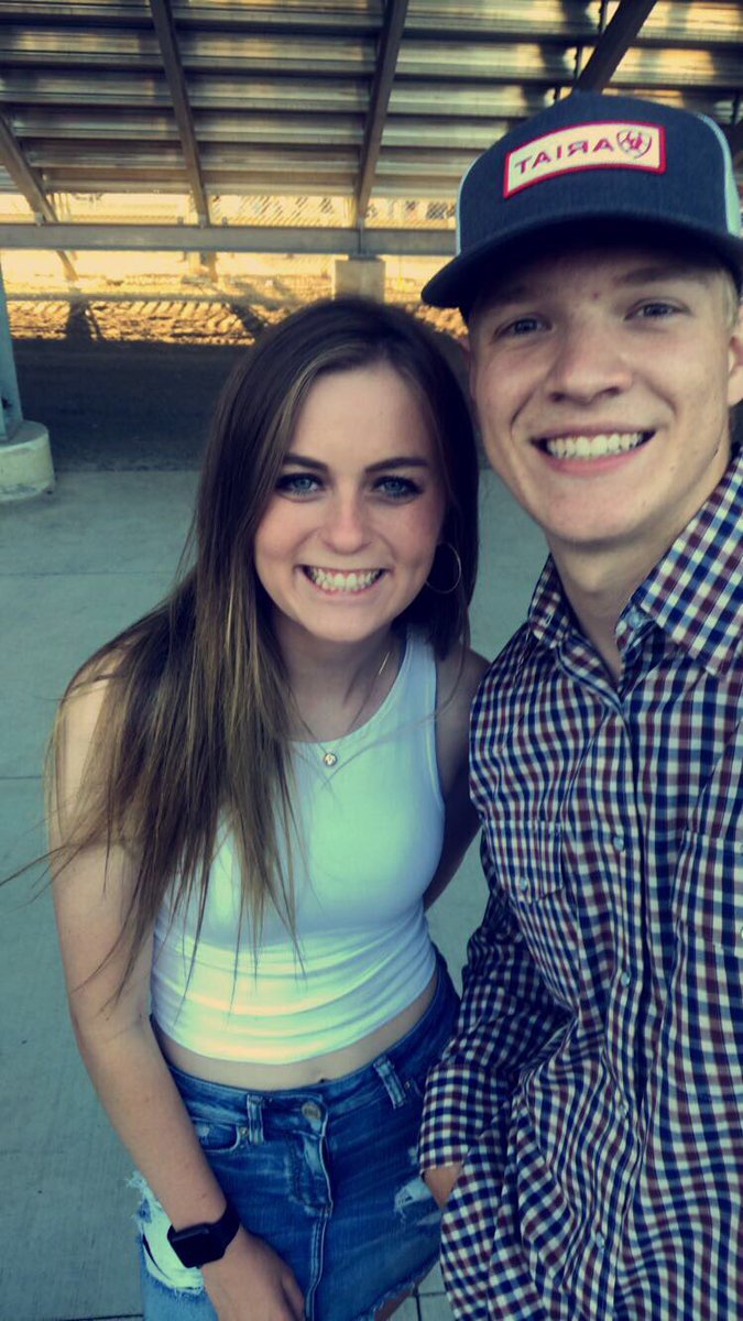 Dtunink22's tweet photo. Happy Birthday to this cute girl I’m lucky enough to call my Girlfriend🎉🎈, I hope you have a great day and I’m glad I get to celebrate it with you !! I love you !!! https://t.co/QEHbXr7fNK
