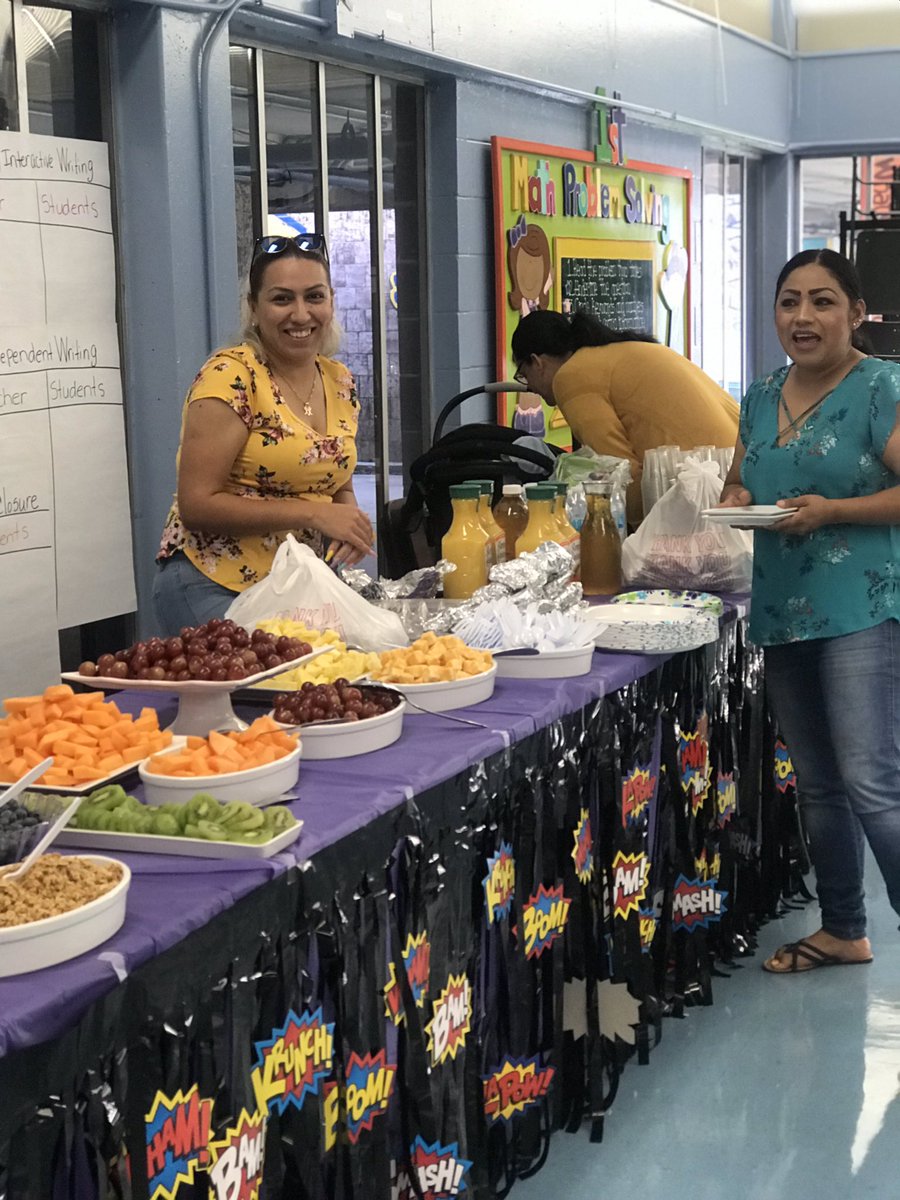 PetersenHISD's tweet photo. 🗣Thank you to our AMAZING parent volunteers for the absolutely delicious breakfast this morning!!! Great start to our SEL Day!!! ❤️ @SouthArea_HISD https://t.co/w4ZLUNaPfY