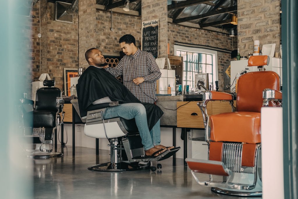 FumaniShilubana's tweet photo. Got the freshest cut. #Manscaping
#Grooming
#bonafidebeards
.
.
.
.
@bonafide_beards
📸@sotallrightnow https://t.co/6HeEdO3OxA
