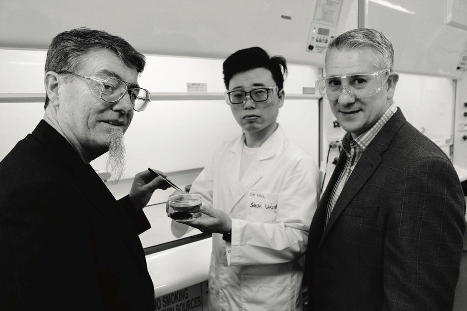 sciencefocus's tweet photo. Is an implantable electronic device the future of medicine? In this week's Science Focus #Podcast we speak to @GordonGWallace about #sutrodes https://t.co/M77yv8Xkng https://t.co/eiw5fBM0Q8