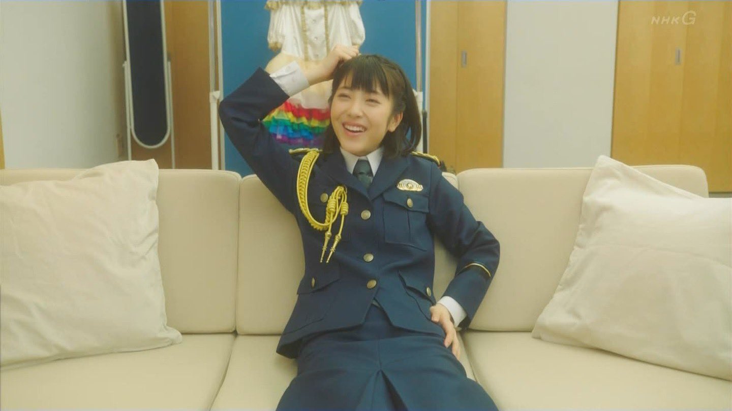 تويتر けね 浜辺美波 على تويتر 今日も可愛いが溢れていた お気に入りシーン 浜辺美波 ピュア一日アイドル署長の事件簿 T Co Bsnazdcuip
