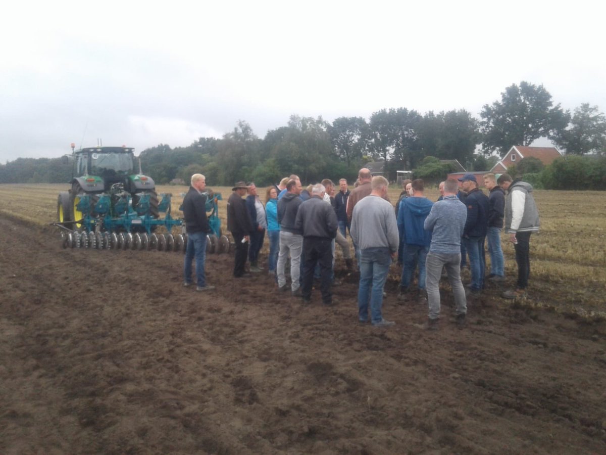 Een mooie Niscoo ochtend in #bellingwolde vandaag op het bedrijf van Kaput over #bodemgezondheid #extensief1op2