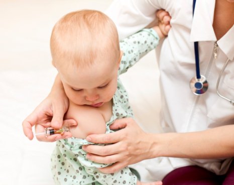 AmerAcadPeds's tweet photo. Delaying your child's vaccines, or refusing vaccines, leaves your child vulnerable and puts others at risk. Learn more about how vaccines work to protect others. #VaccinesWork https://t.co/Gz7aA3S5FV https://t.co/iCv48jPsUd