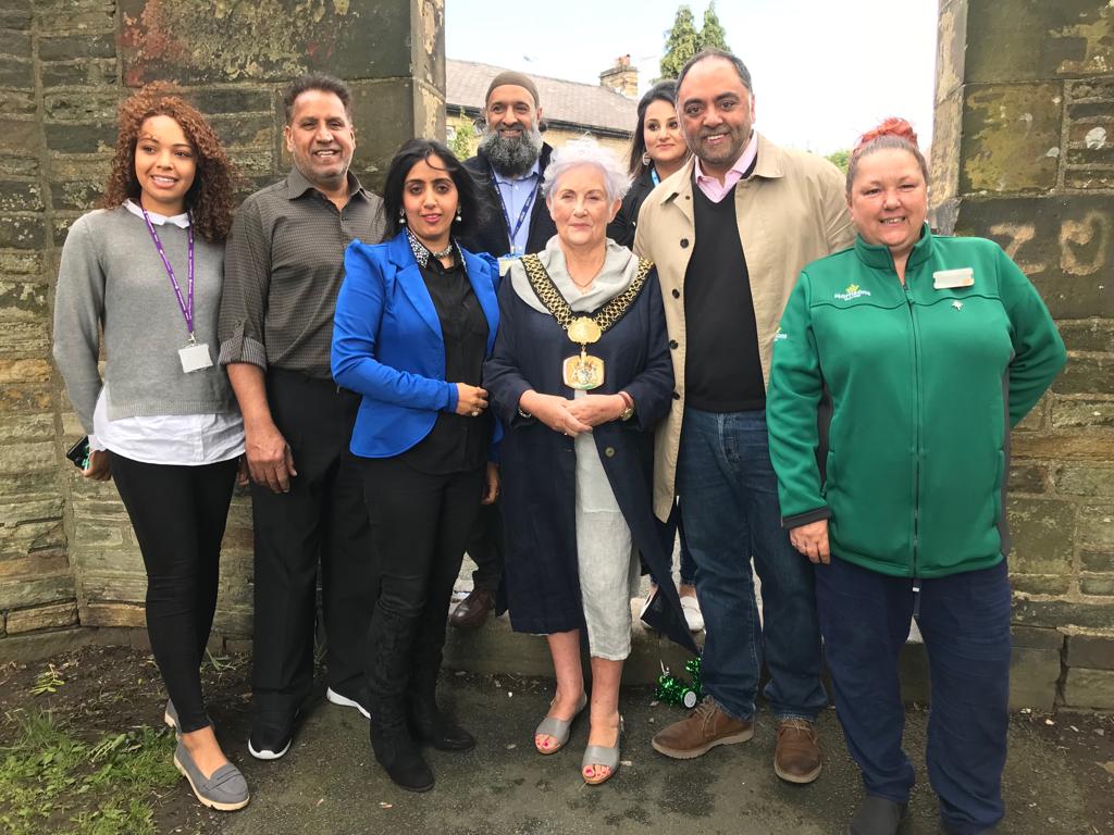 It's official the Girlington Green Mile is now ready for use! It has been an amazing fun filled day for all who have attended our joint event at West park with <a href="/JoinUsMovePlay/">JoinUsMovePlay</a>. Very special thankyou to the  <a href="/LordMayorBD/">Bradford Lord Mayor</a> and all who joined us on our 1st official walk !