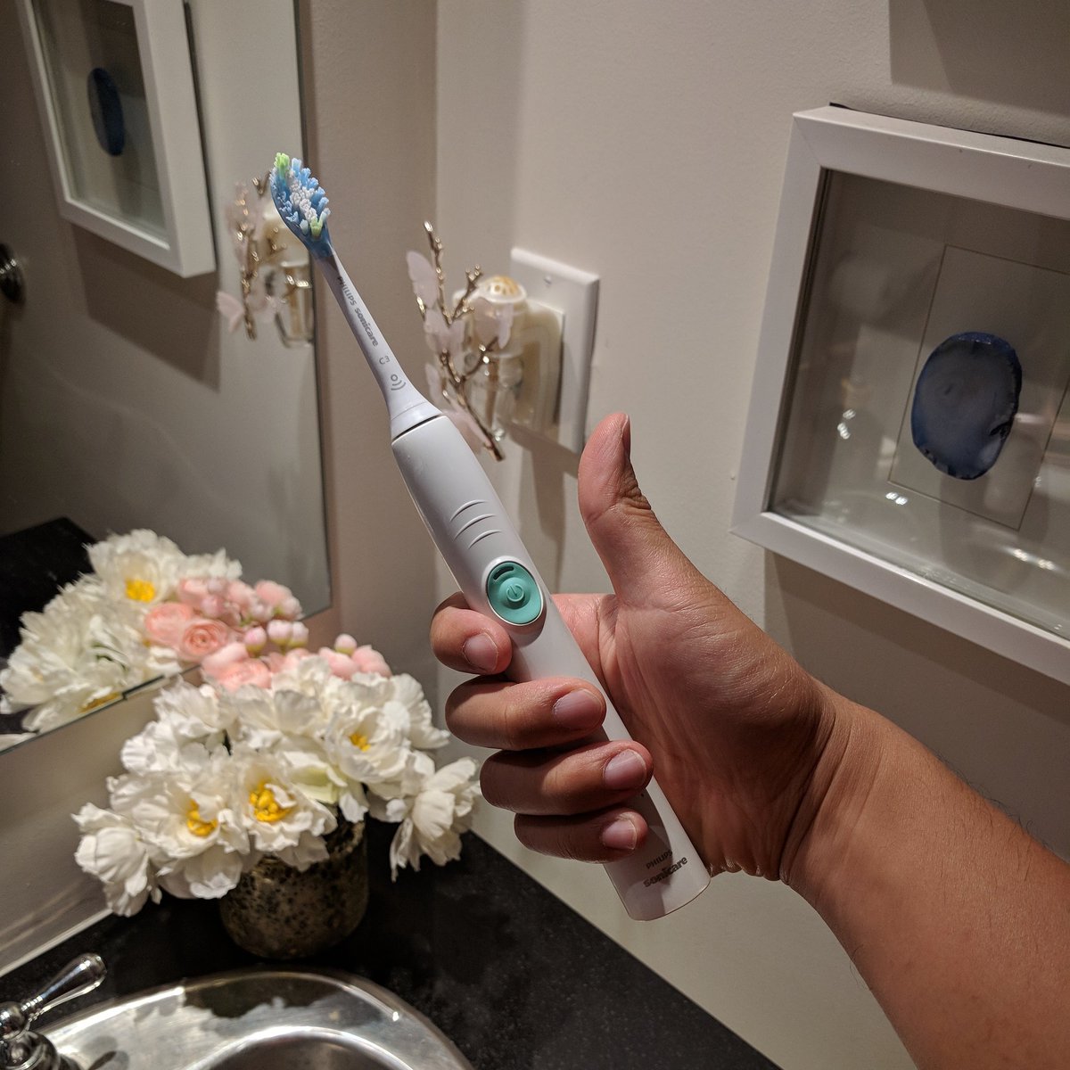 atlasdentalto's tweet image. #Electrictoothbrushes are more effective than manual toothbrushes, a new study finds. It makes sense, but now we have science to back it up! @CdnDentalAssoc has approved the @OralB Professional Care 5000 with Smart Guide Power Brush and Oral-B Professional Care 3000 Power Brush