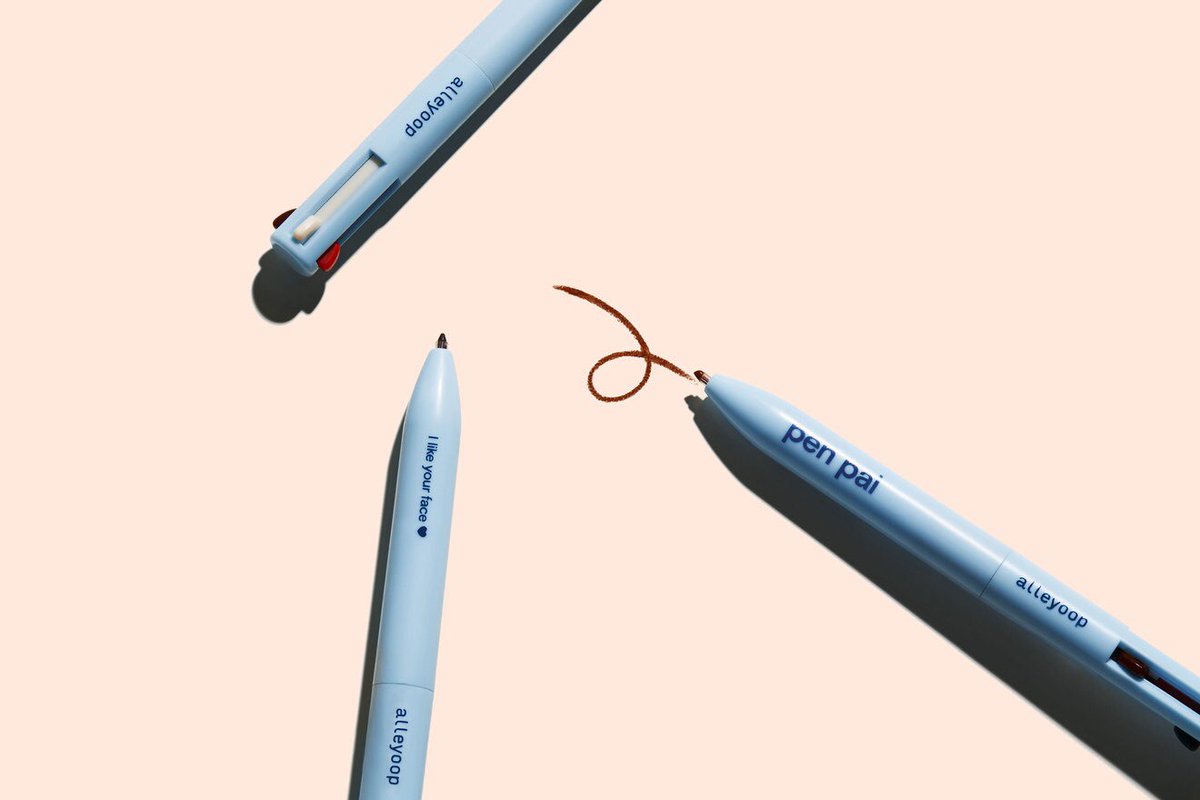 WriterAHaughton's tweet image. Whoa. This 80s kid is super duper obsessed with the look of this @meetalleyoop Pen Pal. 😍😍😍 (Seen in: vogue.com/article/this-n…)