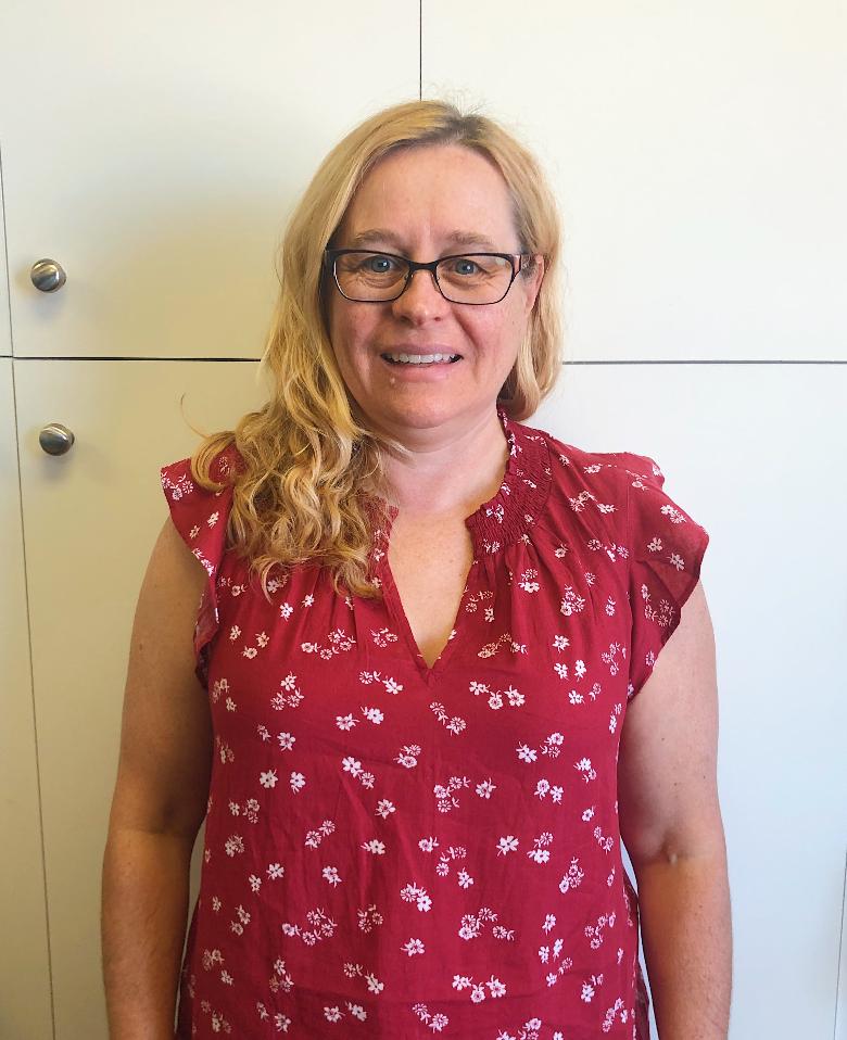 Meet Mother Raw Product Developer, Paula 🌱. From perfecting current recipes to creating new ones, Paula spends most of her time in the kitchen whipping up yummy dressing, dips, &amp; condiments for Mother Raw. 

Read more about Paula here!: 
motherraw.ca/blogs/news/mee…