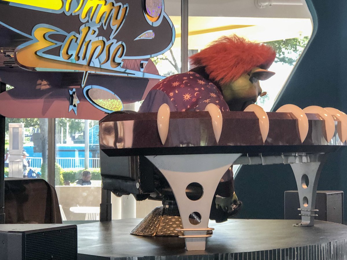 WDWNT tweet picture