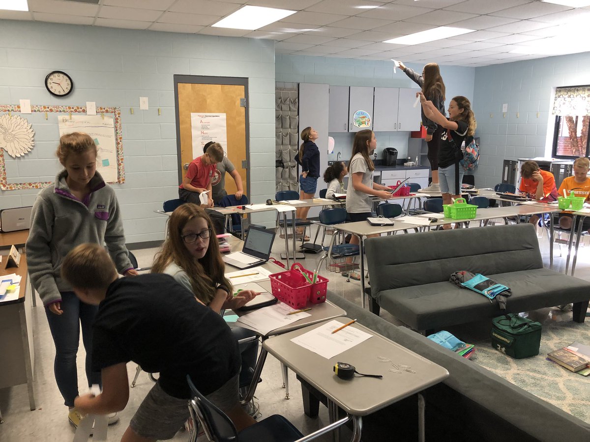 SMBoyd4's tweet photo. How do airplanes fly? Hands on fun for enrichment RTI involving engineering, collaboration, and math. #makingRTIgreatagain @AMSRedskins #pcsstn https://t.co/vhNTxzad5b