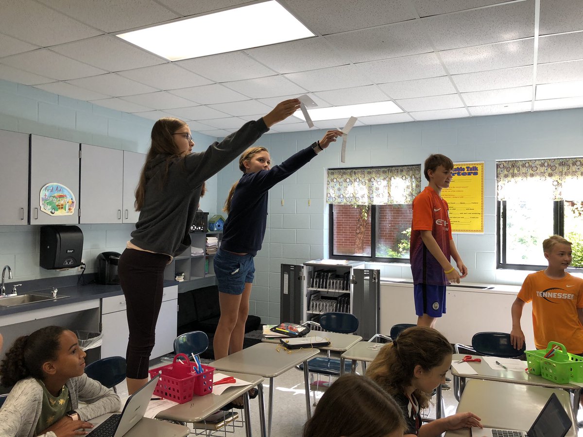 SMBoyd4's tweet photo. How do airplanes fly? Hands on fun for enrichment RTI involving engineering, collaboration, and math. #makingRTIgreatagain @AMSRedskins #pcsstn https://t.co/vhNTxzad5b