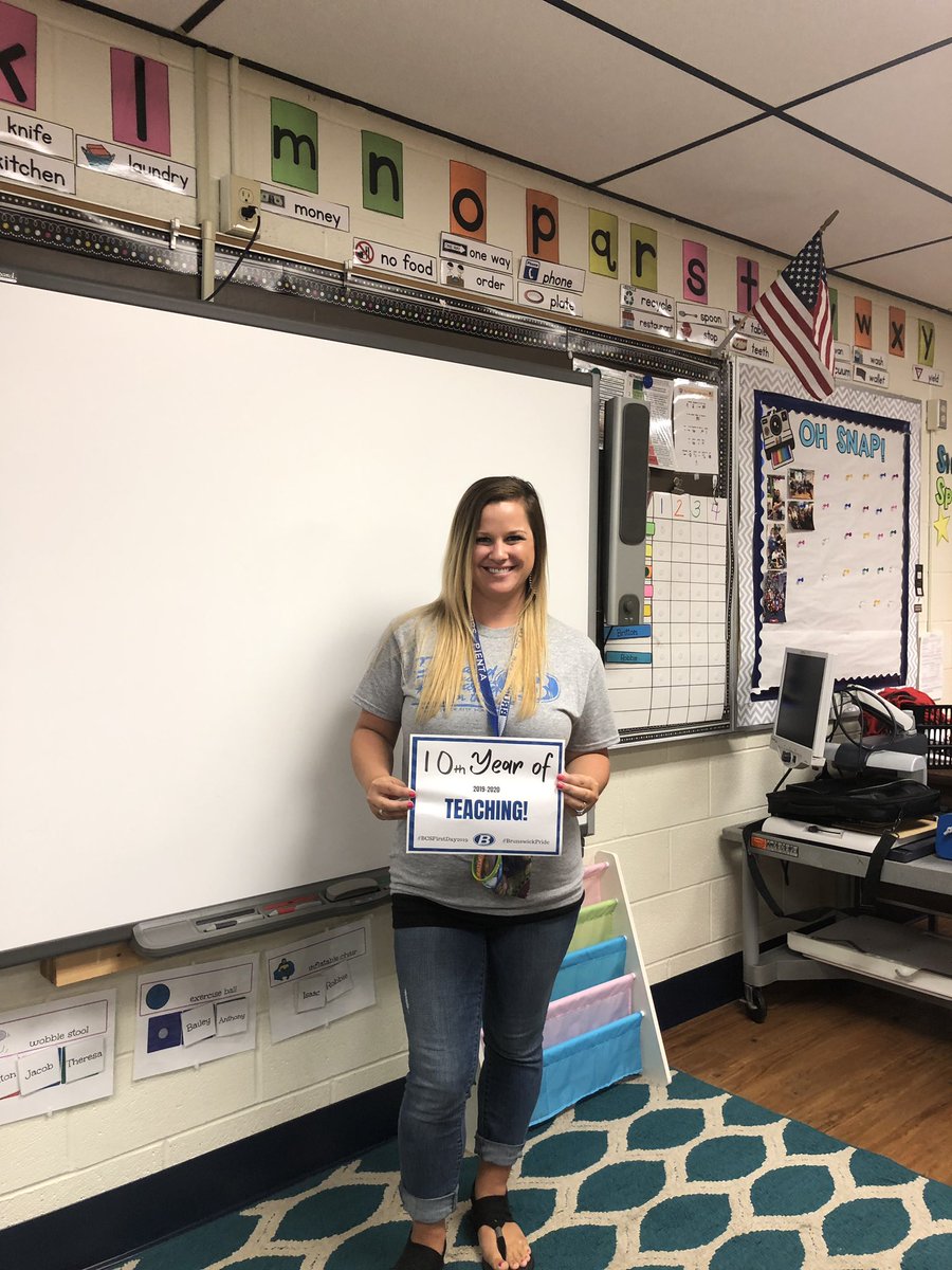 mrspienta's tweet photo. Our hot mess express team! #brunswickpride #BCSFirstDay2019 π https://t.co/C1sRER3SYo