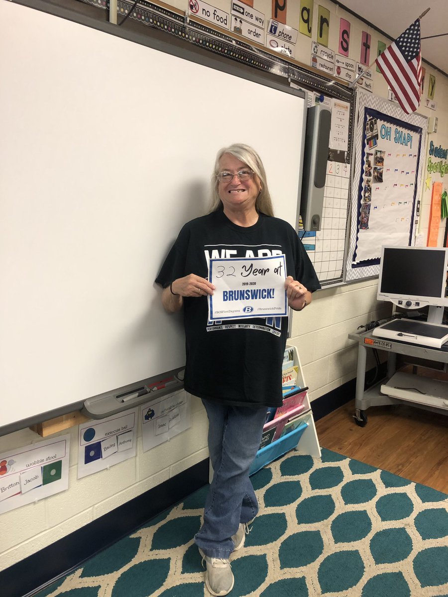 mrspienta's tweet photo. Our hot mess express team! #brunswickpride #BCSFirstDay2019 π https://t.co/C1sRER3SYo