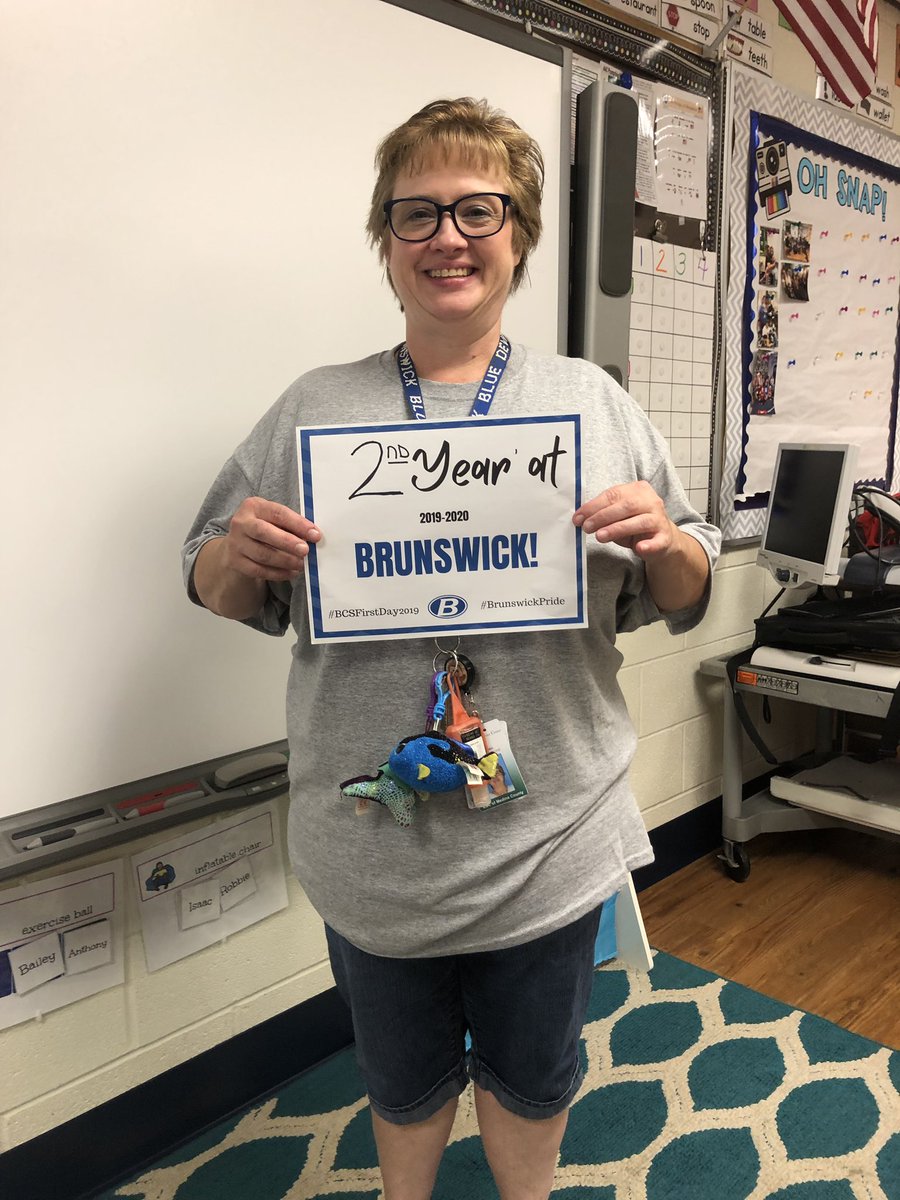 mrspienta's tweet photo. Our hot mess express team! #brunswickpride #BCSFirstDay2019 π https://t.co/C1sRER3SYo