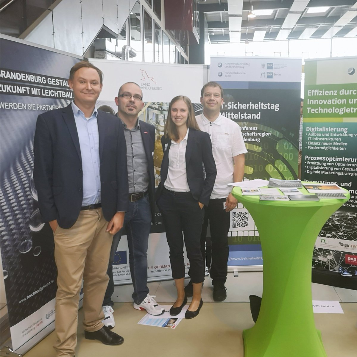 WFBBrandenburg's tweet photo. Spannendes Programm beim 1. Cottbuser Tag der Additiven Fertigung. #MetallBB, #ClusterKuChe, #HWKCottbus sind mit dabei. https://t.co/AvQ9nU2J55