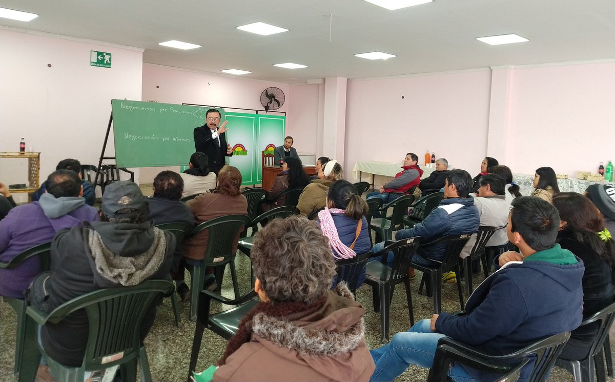 MayZocco's tweet photo. [CAPACITACIÓN] 📒 Hoy culminamos el curso "Fundamentos de la Organización Cooperativa" en la Coope del Mercado COFRUTHOS 🌲🌲 llevado adelante por la Dirección de Cooperativas y Mutualidades, prof. Martín Lagoria.
#OLCSalta @INAESarg https://t.co/rfHvCRI5kR
