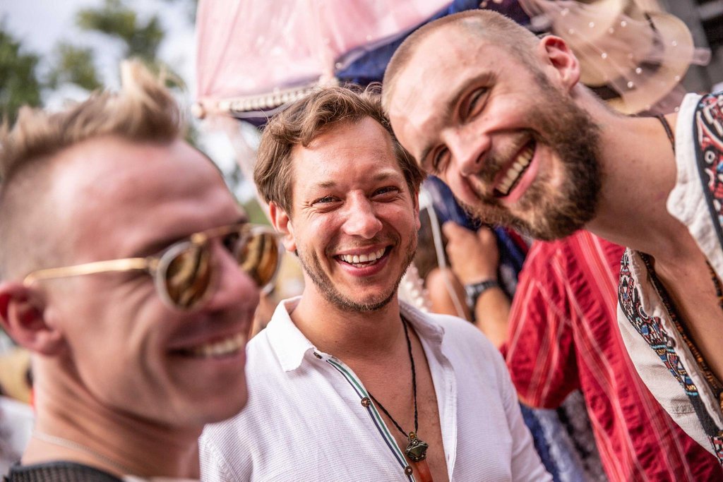 Doctor Schwarz cracks me up! Miss you buddy.. hope to see you soon 😎

#sethschwarz #buddies #doctor #dj #smile #unders #happycampers #fun