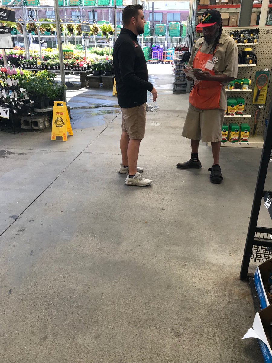WhitefleetChris's tweet photo. Jordan teaching and training Tuff shed in Forest Park Ohio! #tuffshed #homedepot ⁦@TuffShedDoug⁩ ⁦@rex_hartley⁩ https://t.co/rDRSNGosY2