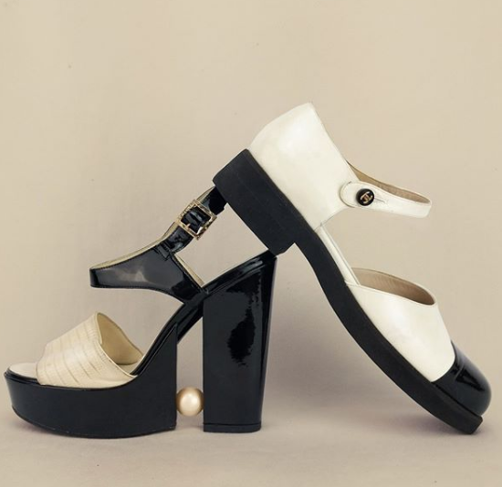 RetroWM's tweet image. 2 Dazzling pairs of @CHANEL shoes AVAILABLE AT RETRO WOMAN, 20 Pembridge Road, W11 3HL

Lizard Skin Pearl Platforms • Size 4 UK / 37 EU • £380
Cap Toe Mary Jane Flats • Size 6 UK / 39 EU • £180
⁣⠀⁣⠀⠀⠀⠀⠀
Hundreds more at our online store: bit.ly/2VViJPc