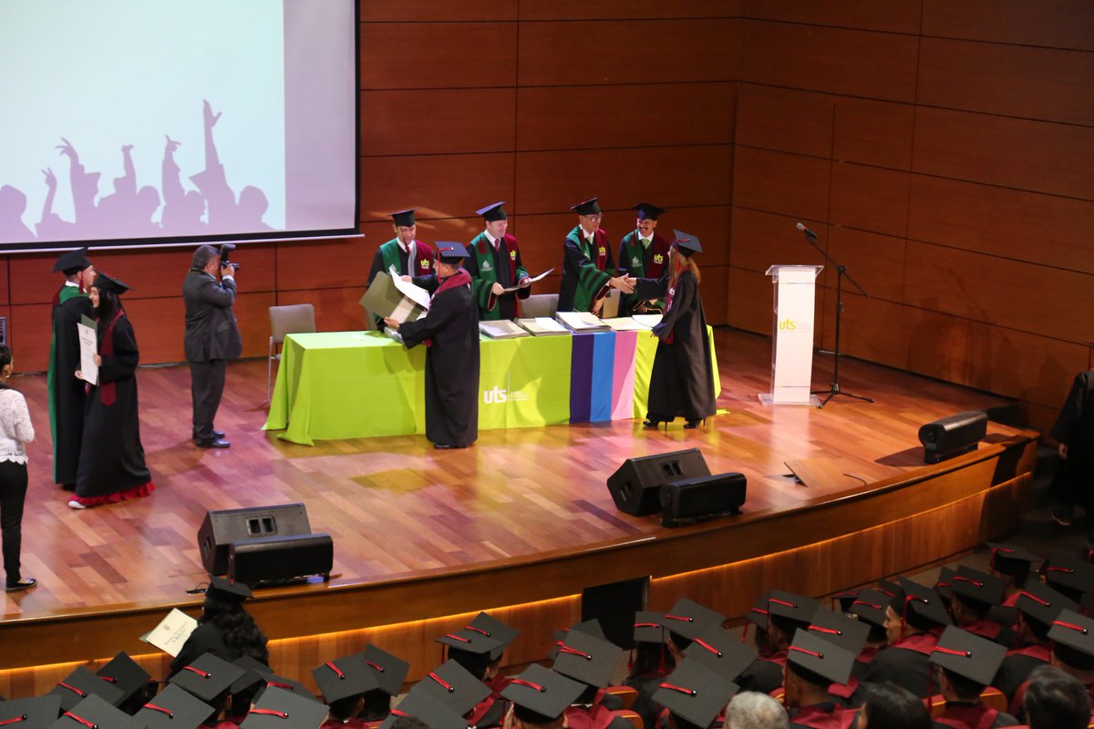Unidades_UTS's tweet photo. #GradosUTS Bucaramanga (Ceremonia VIII - 15 agosto 2019) 🎓📜
El rector UTS @olengerke graduó a 107 estudiantes que culminaron con éxito su formación técnica y tecnológica en diferentes programas académicos.
#SoyUteísta ✅ https://t.co/y685Kana6B