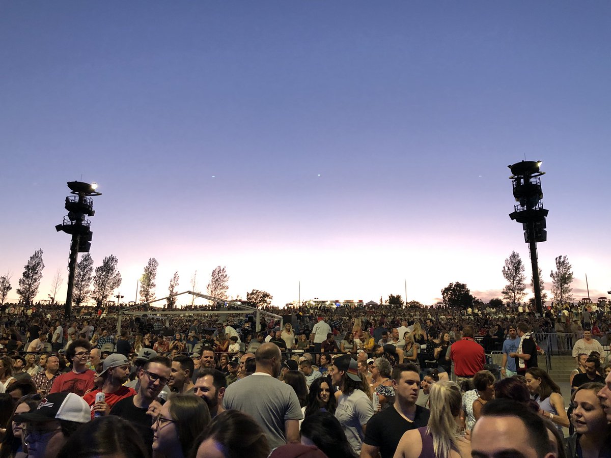 davidrulez1's tweet photo. @MumfordAndSons I had such an amazing time at your show this Tuesday, thank you for living up to the expectations! #mumfordandsons #usana #slc https://t.co/k6gQD24NdY
