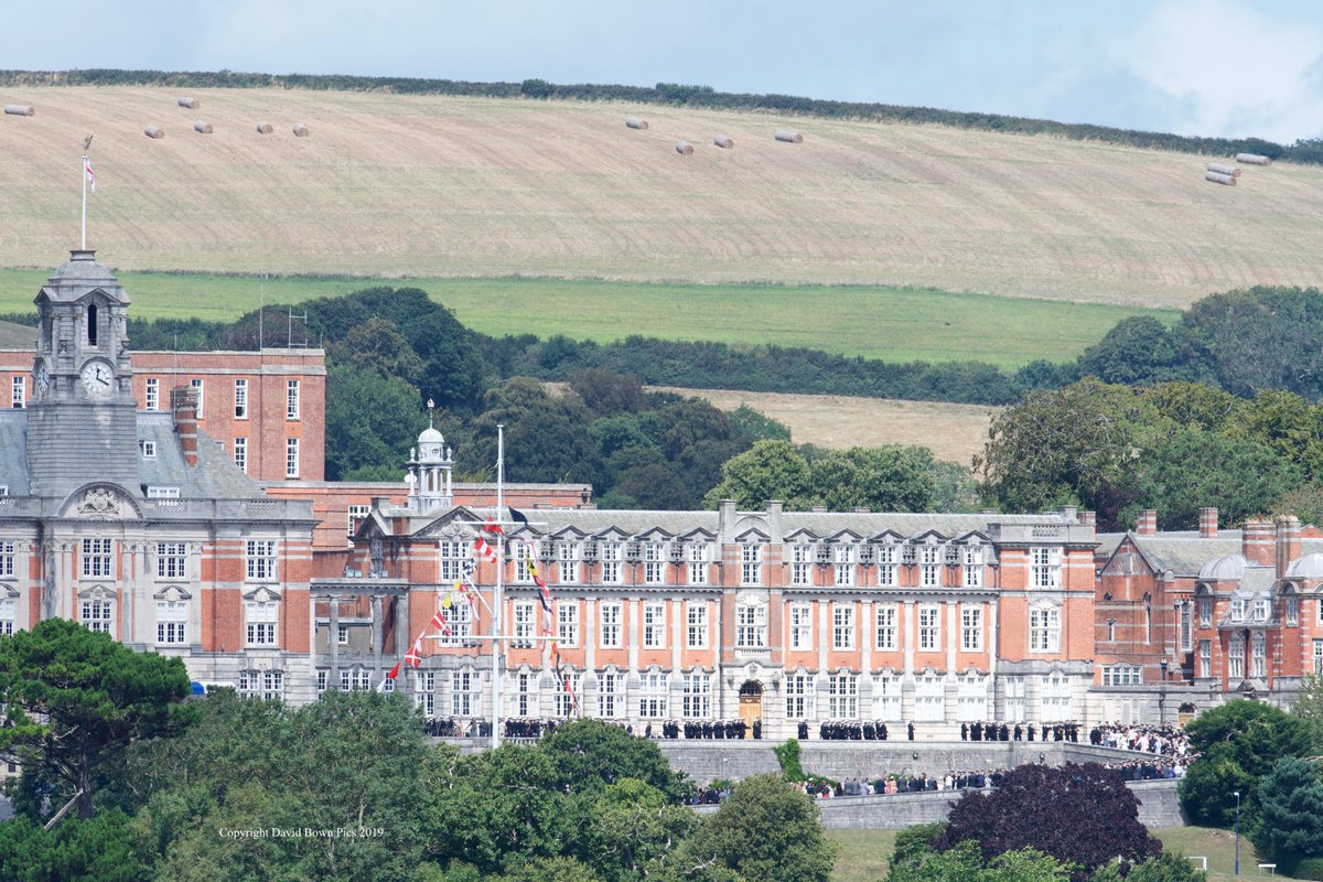 DavidJBown's tweet photo. @DartmouthBRNC Passing out parade today  Family and friends all in attendance. Congratulations to all the new officers.
RAF Chinook did a flypast.

@CaptJolWoodard @Dartharbour @FlyNavyBRNC @royalnavy @davidbownpics https://t.co/E2G6DyEzCp