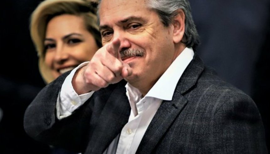 -Te amo, Alberto!
-Y yo a ti, pedazo de hijo de puta