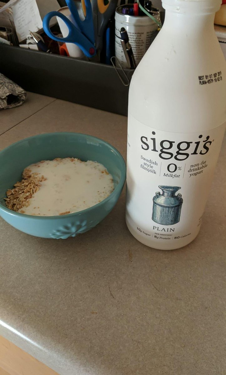 RiotEmil's tweet image. Filmjölk and muesli, it's good for you!