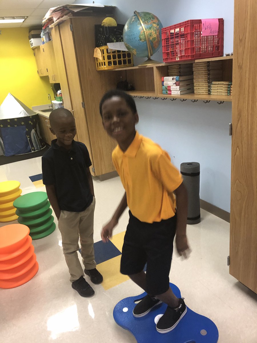 SELTownsend's tweet photo. Dunbar Elementary School’s Mindfulness Room Orientation with Behavior Specialist Mr. Townsend https://t.co/T33MV0bFyC