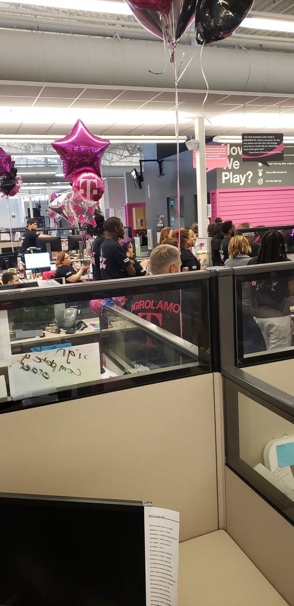 amandagrace28's tweet photo. Day 7
#AttitudeOfGratitude
@Dan_DiGirolamo, @CallieField and our HR Sr. Director, @GeminiKNM at the #ChattExpress Town Hall today!
Thank you all for all you do for the Central Region & @TMobile as a whole! https://t.co/4ijQzpocKe