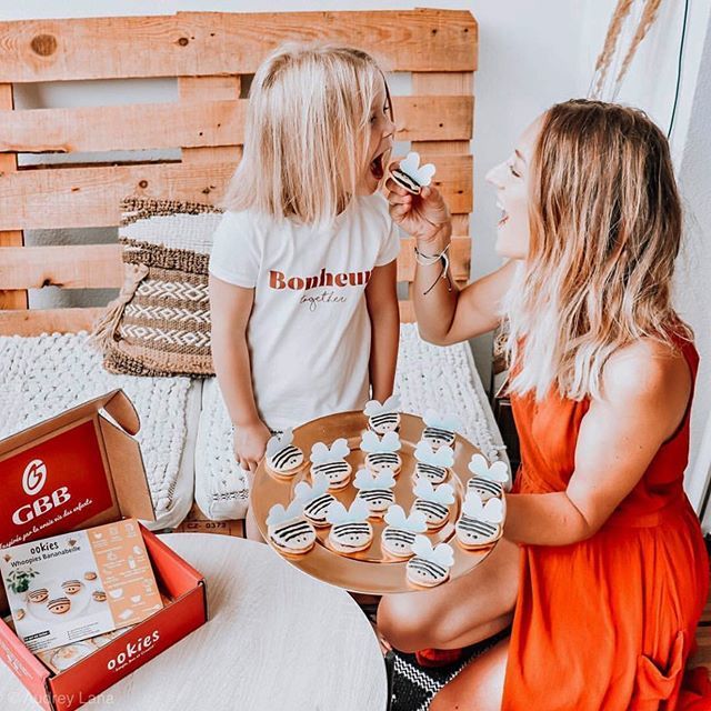 Ookiescake's tweet photo. On vous souhaite un bon jour férié et peut être un bon et long week-end gourmand.
📷 @audrey.lanamonamour https://t.co/RzW5PaXPNn https://t.co/lDU2tlWVS6