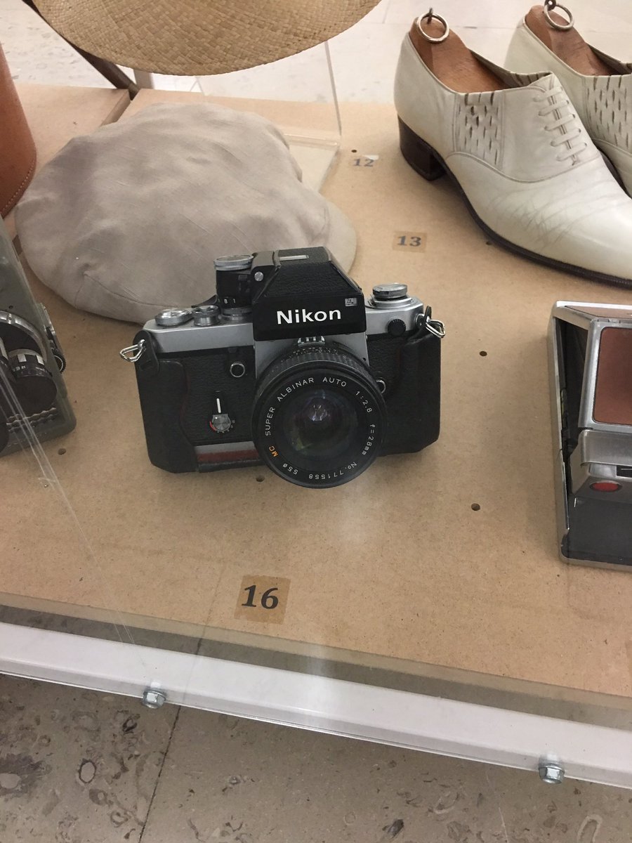 上皇上皇后両陛下が皇太子皇太子妃殿下時代にチトーに贈られたニコンの