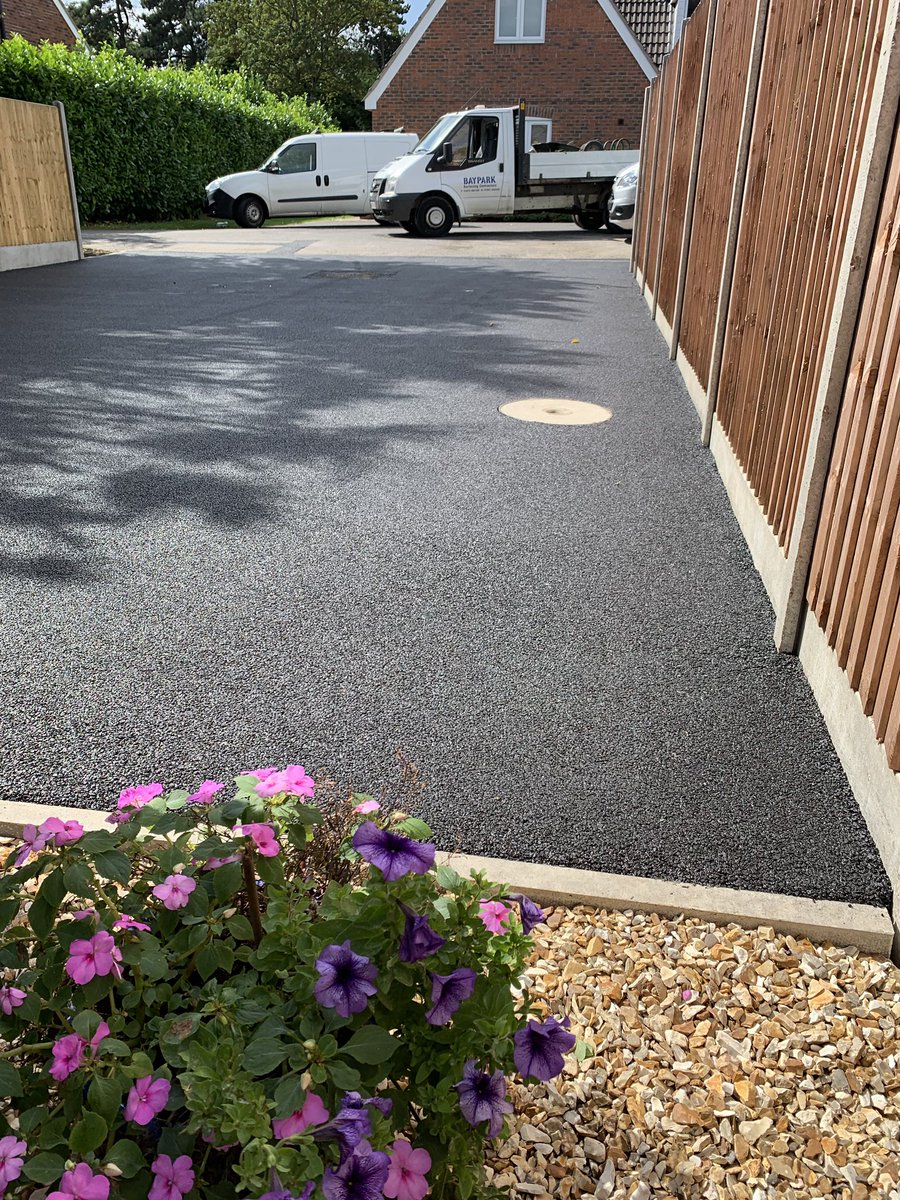 BayparkCons's tweet photo. Driveway in Lincoln prepared and resurfaced with 6mm wearing course, also we resurfaced the service trench to this new development. 

☎️ 01673 863188

💻 https://t.co/Qq1UkJvqcg https://t.co/5T70EvC4eg