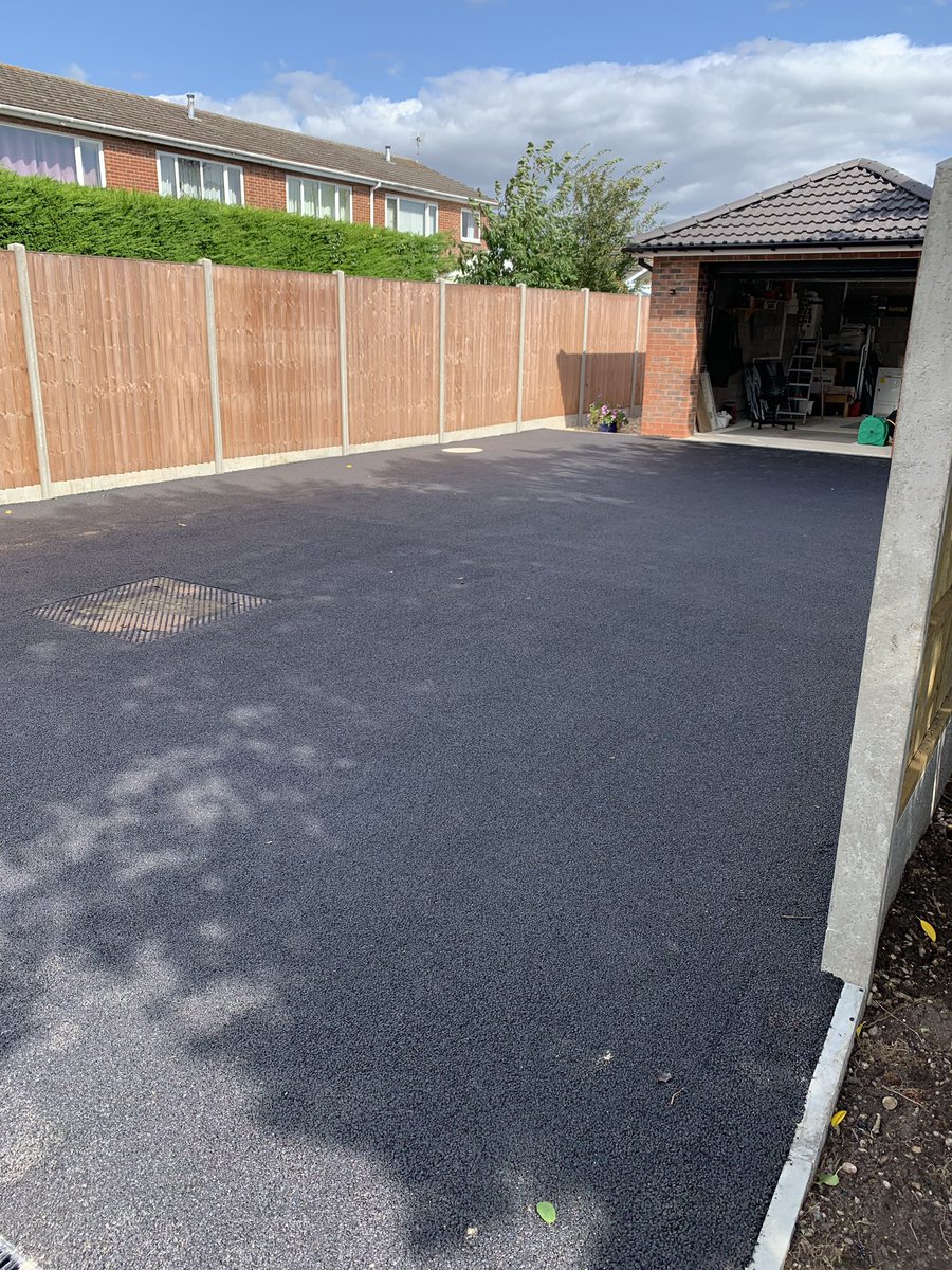 BayparkCons's tweet photo. Driveway in Lincoln prepared and resurfaced with 6mm wearing course, also we resurfaced the service trench to this new development. 

☎️ 01673 863188

💻 https://t.co/Qq1UkJvqcg https://t.co/5T70EvC4eg