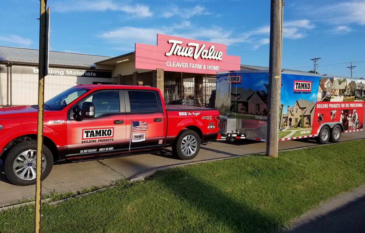 Rick_theRoofer's tweet photo. Check out where I am today 👉👉👉 https://t.co/zyBEzkSX6U If you're a #roofingcontractor, I'd love to see you here! #roofer #kansas @TrueValue #tamko #roof #roofing https://t.co/LNnnAAyXAy