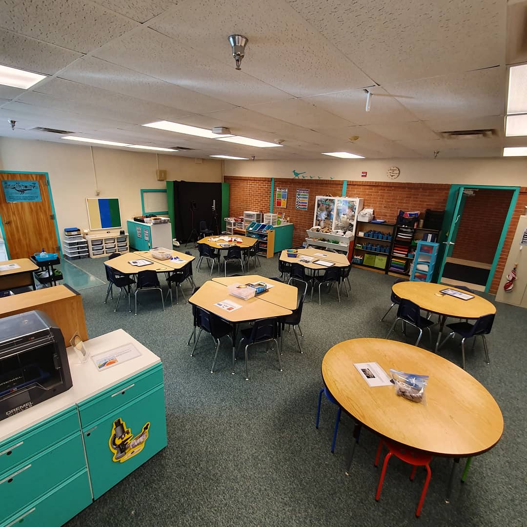 SASMSTEM's tweet photo. The #roadrunnerlab has been busy this week. #welcomebackaps @ABQschools #stem #steam #stemmagnet @magnetschlsmsa @APSLZ1 https://t.co/Ke995RwJFV
