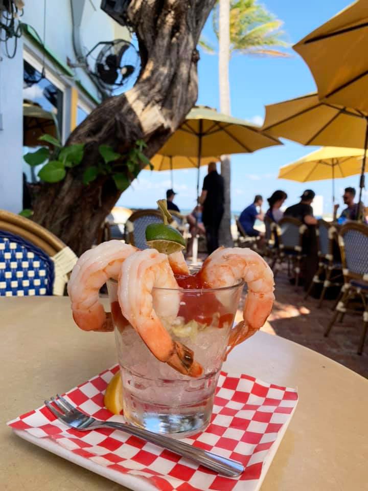 arubabeachcafe's tweet photo. Aruba is having a contest! Winner receives $100 gift card. All you have to do is 'Share This Post'! (One share per person, duplicates will be disqualified.) Winner announced August 30th! 🍹☀️🌴😎 #sharingiscaring #sharingcontest #100dollarprize #lbts #onthebeach #arubabeachcafe https://t.co/8PoYKd0oJh