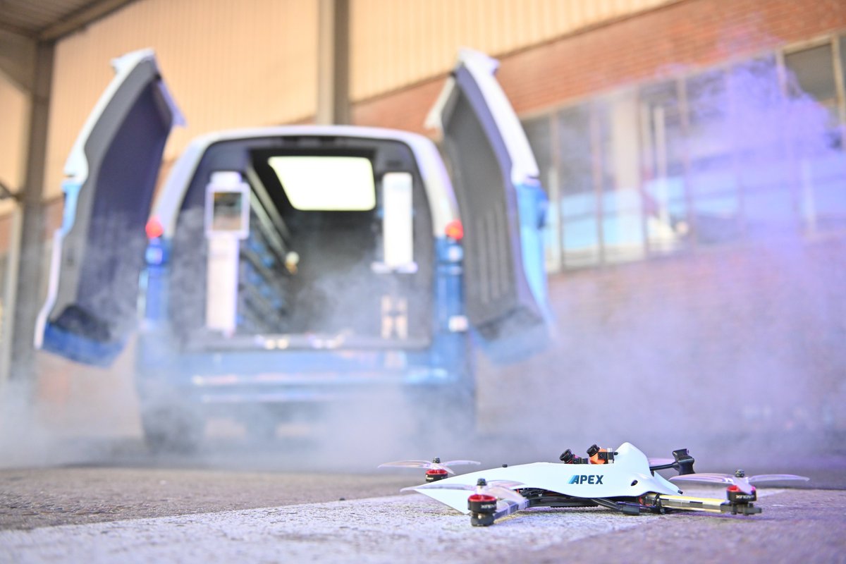 BadurSteffi's tweet photo. Das E-Rennen beginnt! In der neuesten challenge! ID.R gegen Drohne. New Mobility meets #VWNutzfahrzeuge in Hannover. Mittendrin: Der ID. BUZZ Cargo. Seid live dabei!
https://t.co/s3OOGkW497
#VWID #challengeacceptID #IDR #Dronerace #IDBUZZ #IDfamily #emobility #WeTransportSuccess https://t.co/HGzPuFH5fY