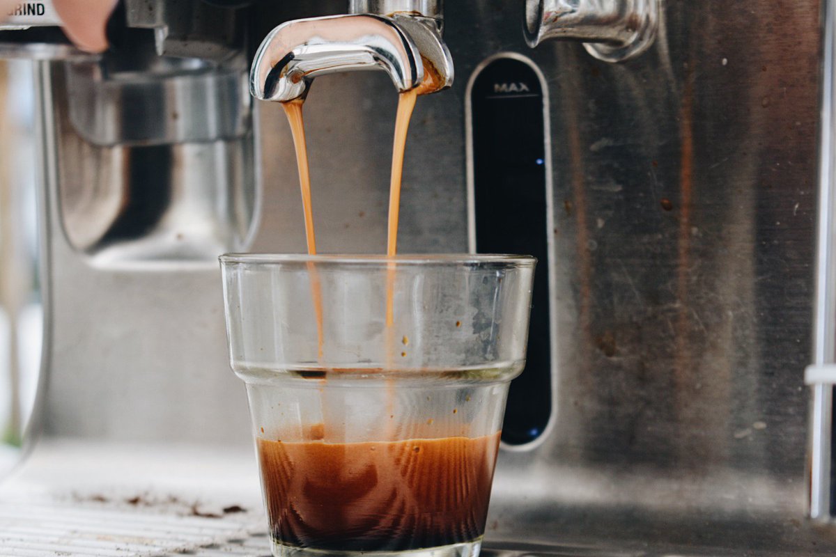 RoastersPhoenix's tweet image. if you've always wanted to be a barista - HI, WE'RE HIRING! we need the best people to serve the best coffee in Atlanta. DM us for more info xoxo Phoenix Roasters