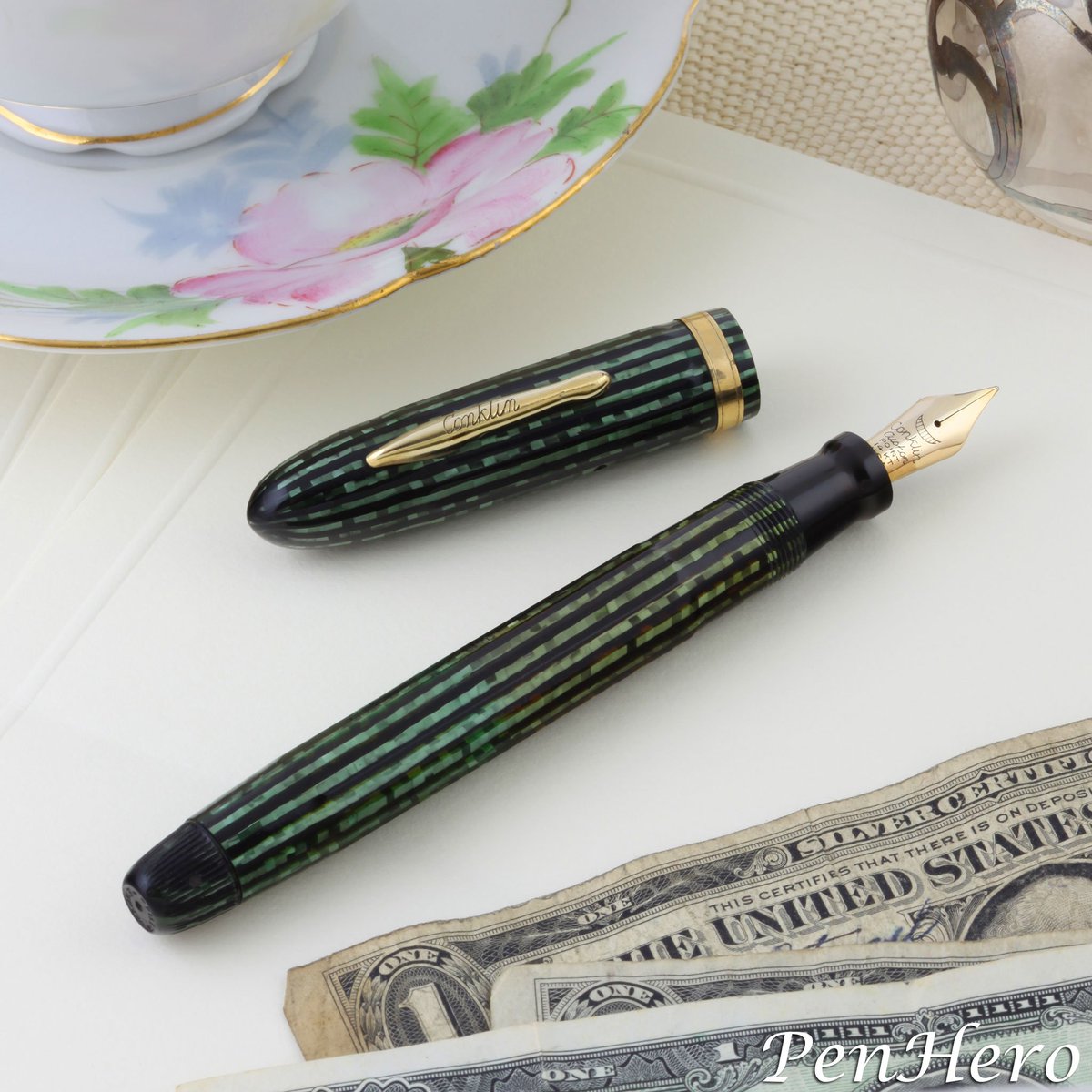 PenHero's tweet photo. Conklin Nozac Penline Green faceted piston fill fountain pen c. 1937 
#pencollecting  #fountainpen  #conklin  #nozac  #penline  #celluloid  #pistonfiller  #penhero https://t.co/1IKBvac3tH