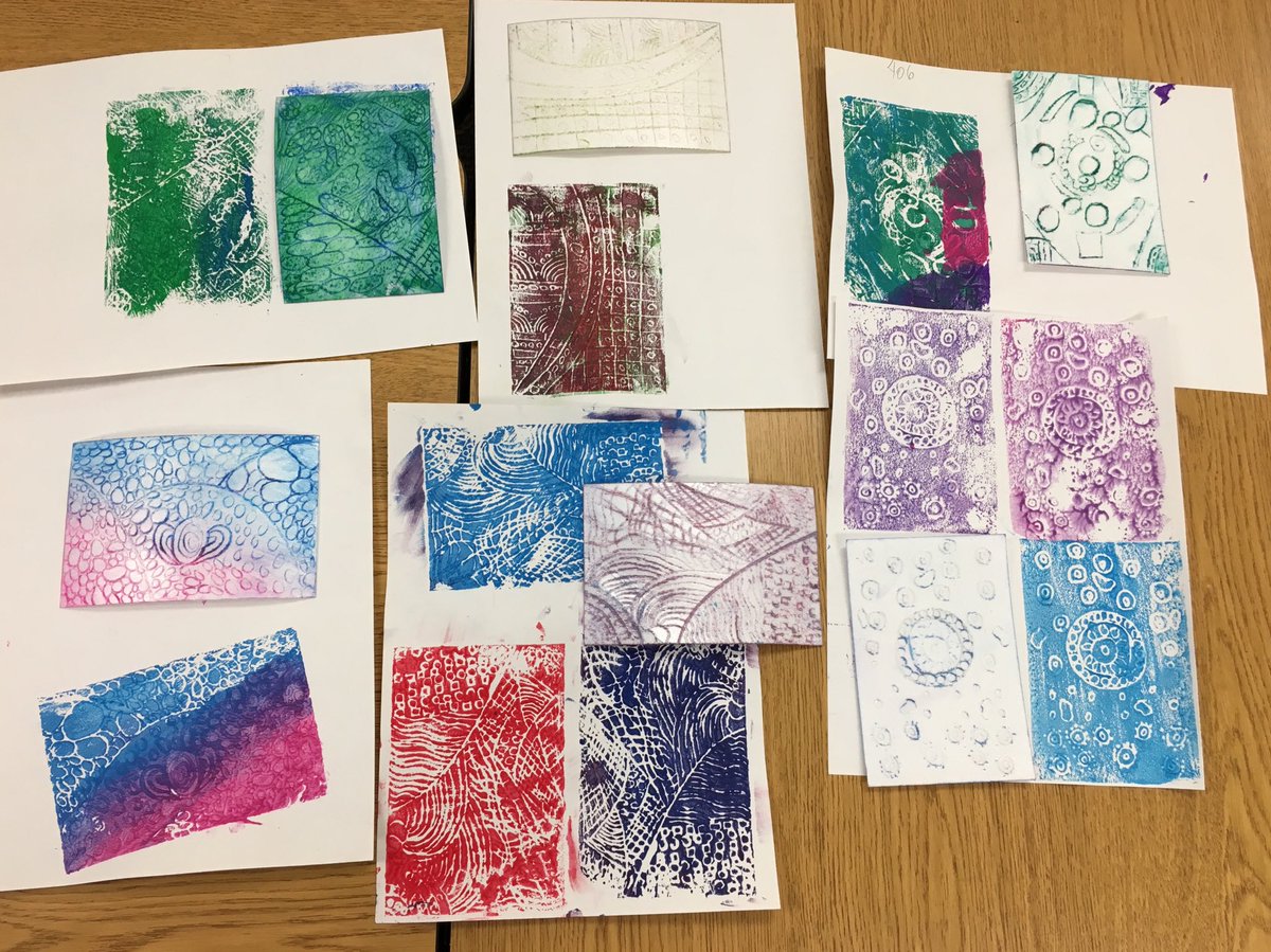 artteacherromo's tweet image. My first adventure with print making... my 5th graders rocked it!  #microscopeart #vapa #ngss ⁦@VAPA_CVESD⁩