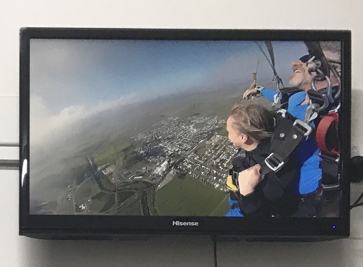anneyjennings's tweet photo. 8,500ft #skydive with @ellasmithy123 in Airlie Beach @WhitsundaysQLD
#PlanetOffersSnaps https://t.co/K4gse76bDq