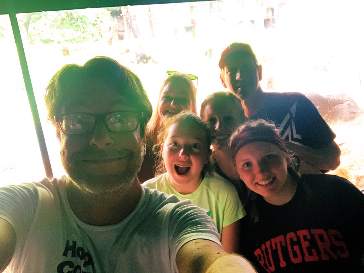 DrewOnTheRadio's tweet photo. Beat the rain and got this fun group in to @BuschGardens this morning! Bobbi, Pete, Roni, Wildie, and Tayla are a modern day Brady Bunch #NoPeter & they wanted a day here before the oldest girl heads to Rutgers! Ambassador Achievement: Unlocked! https://t.co/ojQL3UIPDE