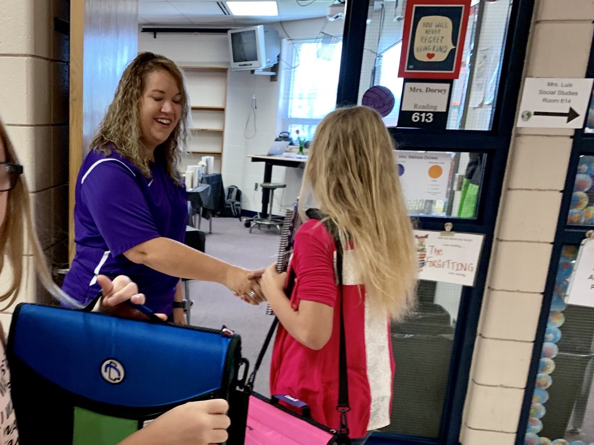 ArkCitySchools's tweet photo. A smile and a hand shake go a long way to make the day great!
@arkcitymiddle
#ArkCityPROUD
#ACback2school https://t.co/fdKlpGLXfV