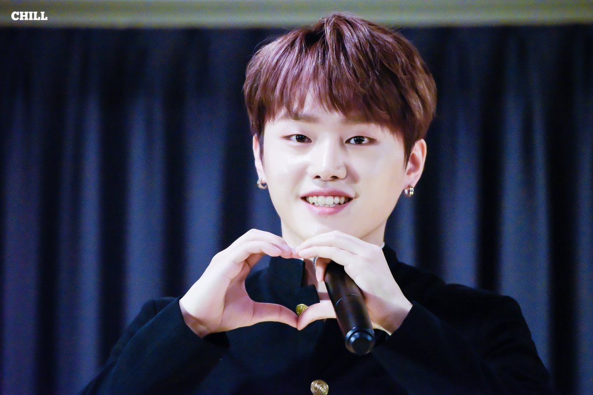 CHILL0511's tweet photo. 데뷔2주년 축하해요🎁🎂🎉
#HBY
#열혈남아
#HBY_2nd_Anniversary https://t.co/PYgrjBxBSm