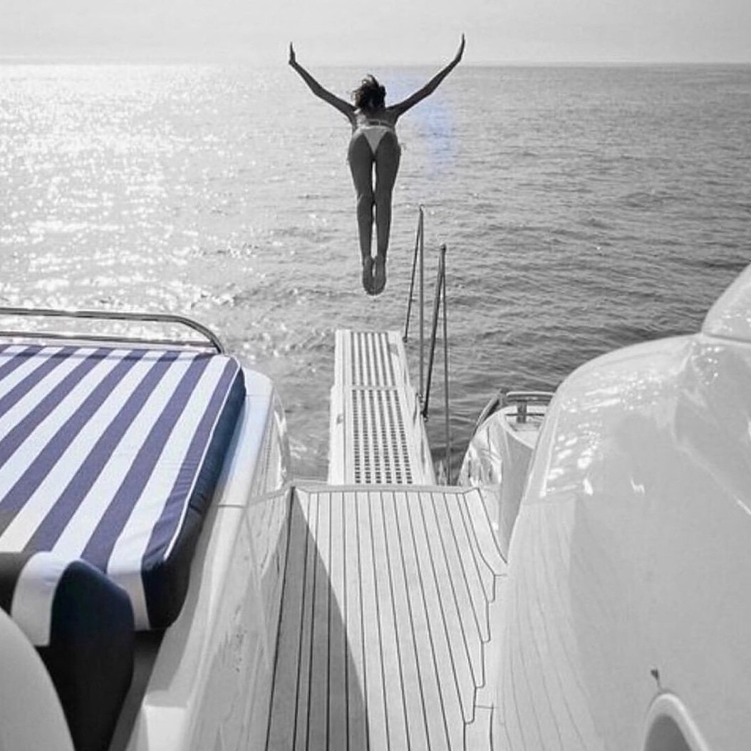 Holiday in Greece. Courtesy of our distributor & friends in Greece
#hawkinsandbrimblegr #summeringreece #yacht #yachtlife #mensgrooming #summer #menslife @ Athens, Greece